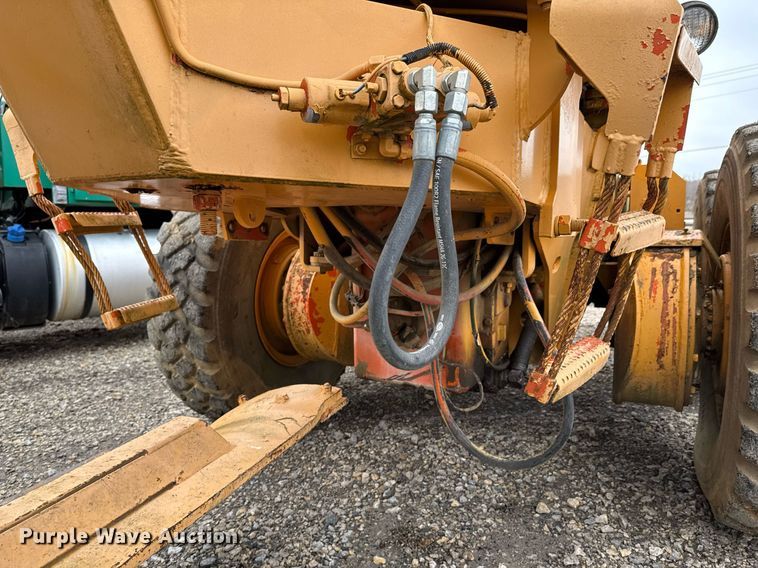 image for item DU9731 1990 Champion 710A motor grader