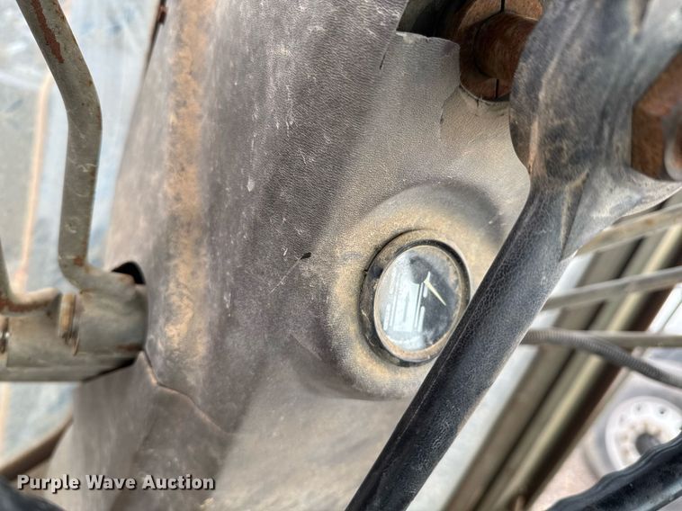 image for item DU9731 1990 Champion 710A motor grader