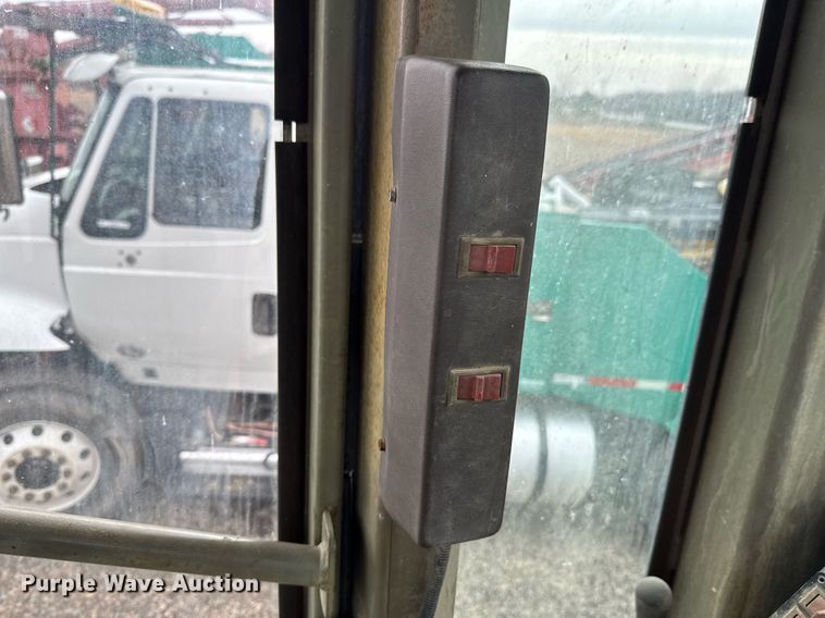 image for item DU9731 1990 Champion 710A motor grader