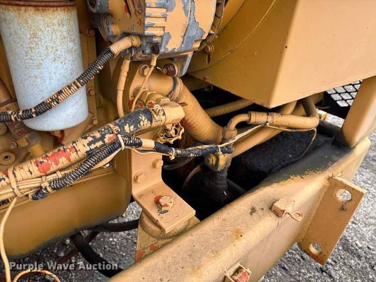 image for item DU9731 1990 Champion 710A motor grader