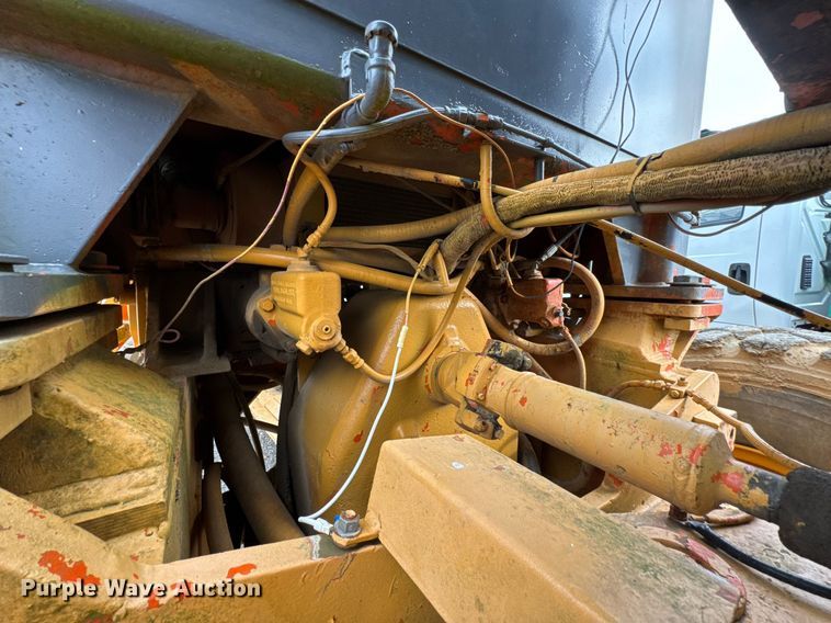 image for item DU9731 1990 Champion 710A motor grader