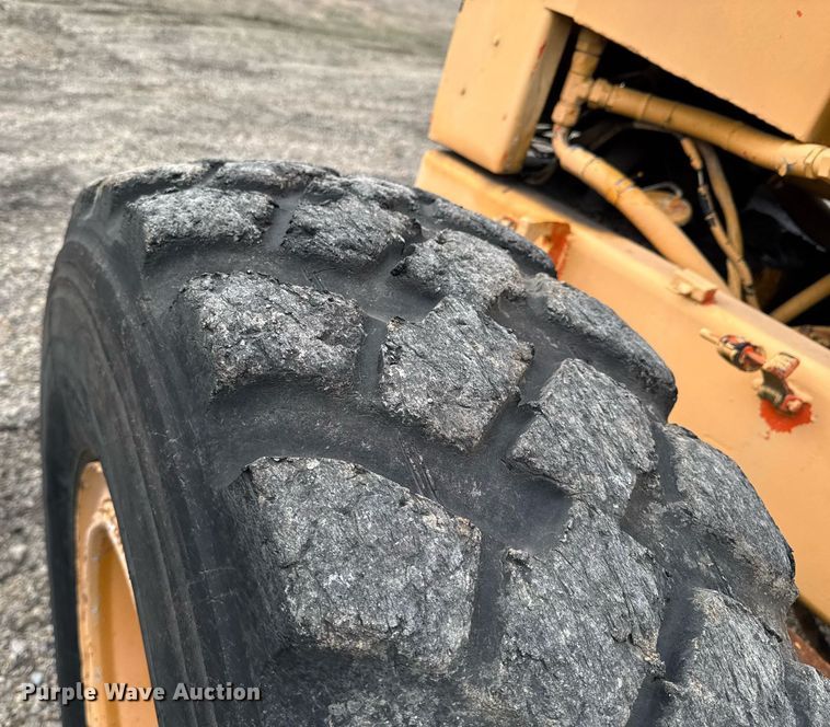 image for item DU9731 1990 Champion 710A motor grader