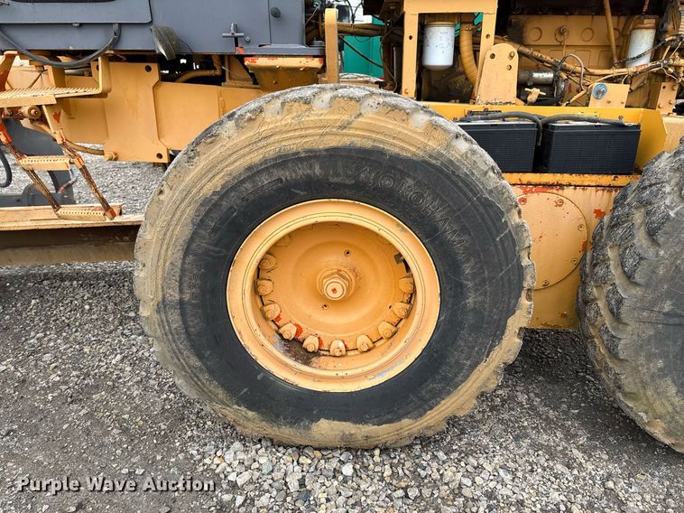 image for item DU9731 1990 Champion 710A motor grader