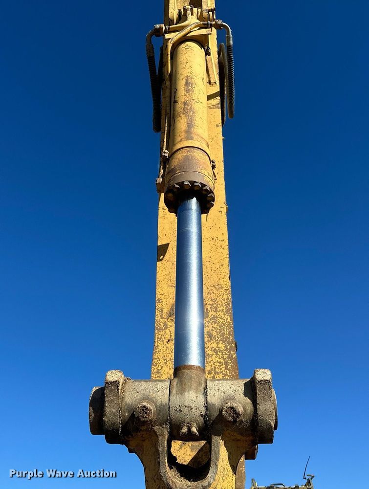 image for item DV0618 2000 Komatsu PC600 LC-6 excavator