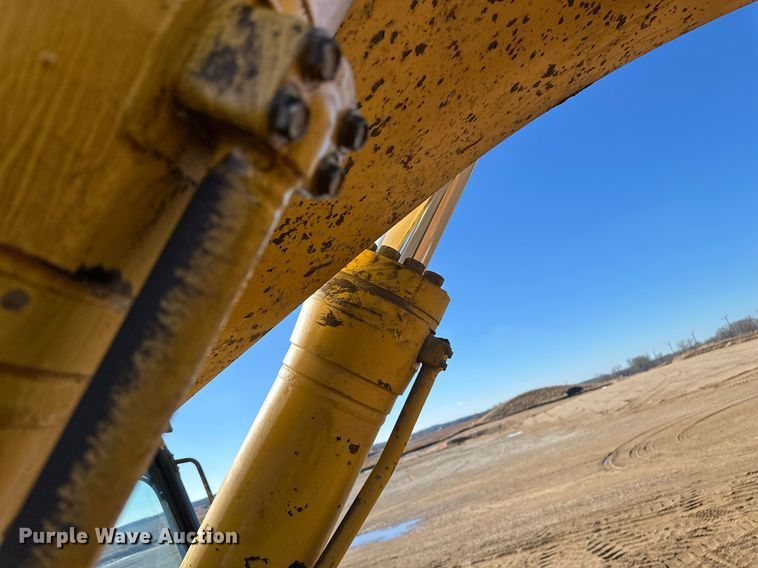 image for item DV0618 2000 Komatsu PC600 LC-6 excavator