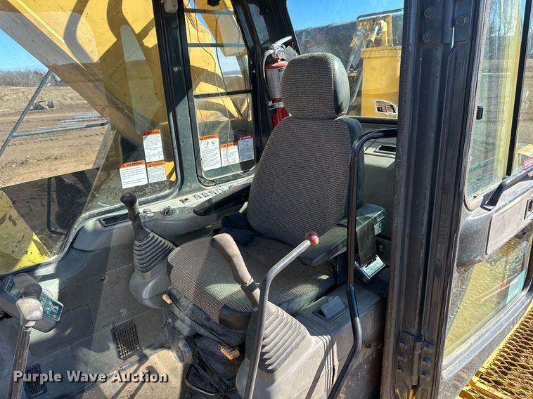 image for item DV0618 2000 Komatsu PC600 LC-6 excavator