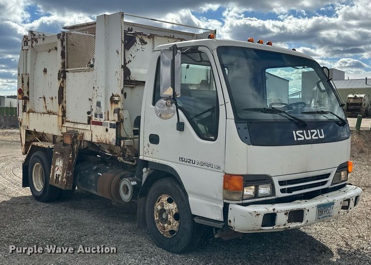 image for item DV0622 1999 Isuzu NPR HD refuse truck