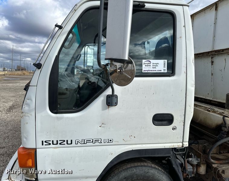 image for item DV0622 1999 Isuzu NPR HD refuse truck
