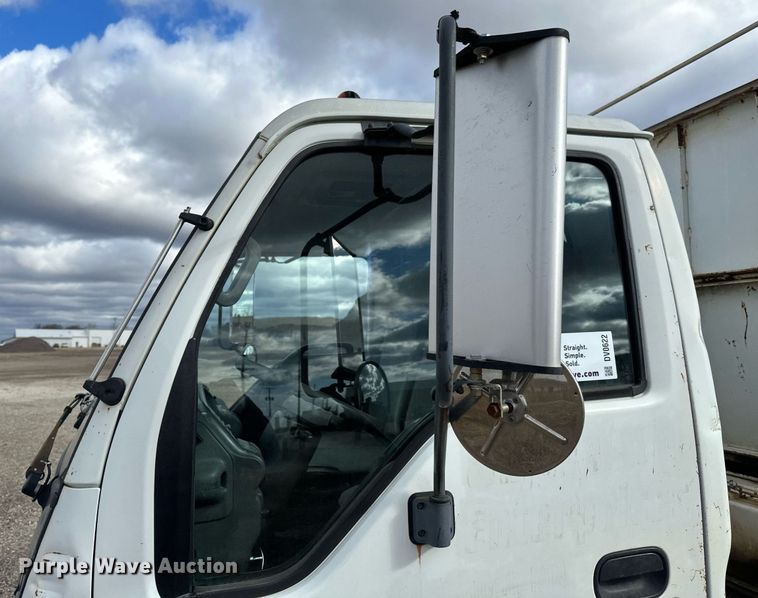 image for item DV0622 1999 Isuzu NPR HD refuse truck