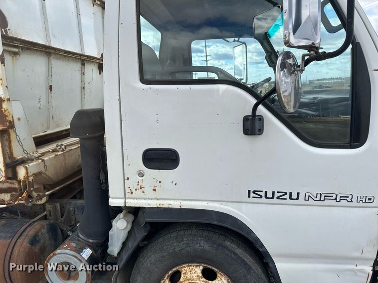 image for item DV0622 1999 Isuzu NPR HD refuse truck