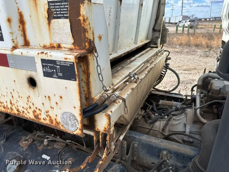 image for item DV0622 1999 Isuzu NPR HD refuse truck