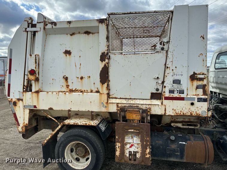 image for item DV0622 1999 Isuzu NPR HD refuse truck