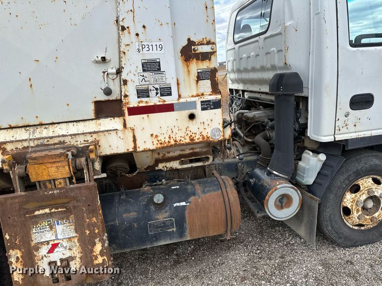 image for item DV0622 1999 Isuzu NPR HD refuse truck