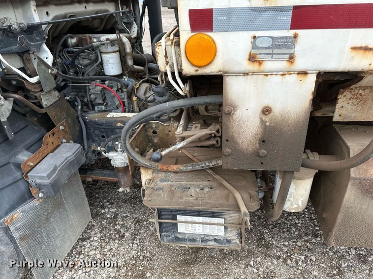 image for item DV0622 1999 Isuzu NPR HD refuse truck