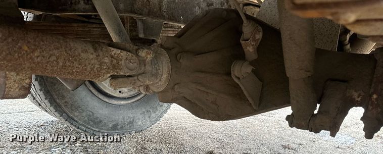 image for item DV0622 1999 Isuzu NPR HD refuse truck