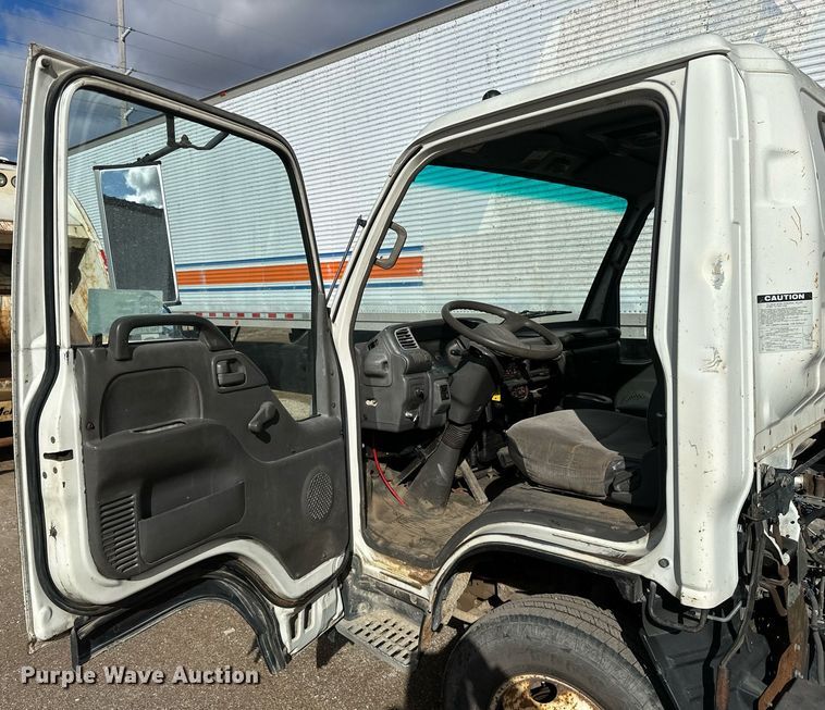 image for item DV0622 1999 Isuzu NPR HD refuse truck