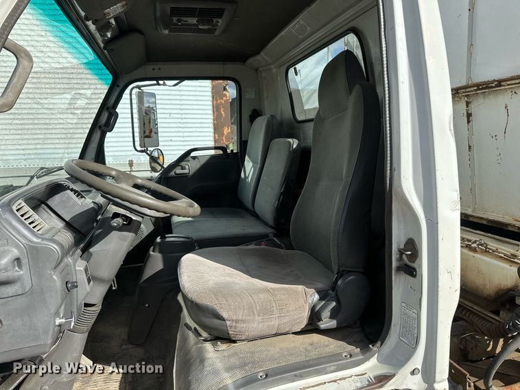 image for item DV0622 1999 Isuzu NPR HD refuse truck