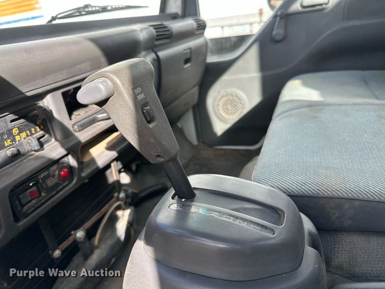 image for item DV0622 1999 Isuzu NPR HD refuse truck