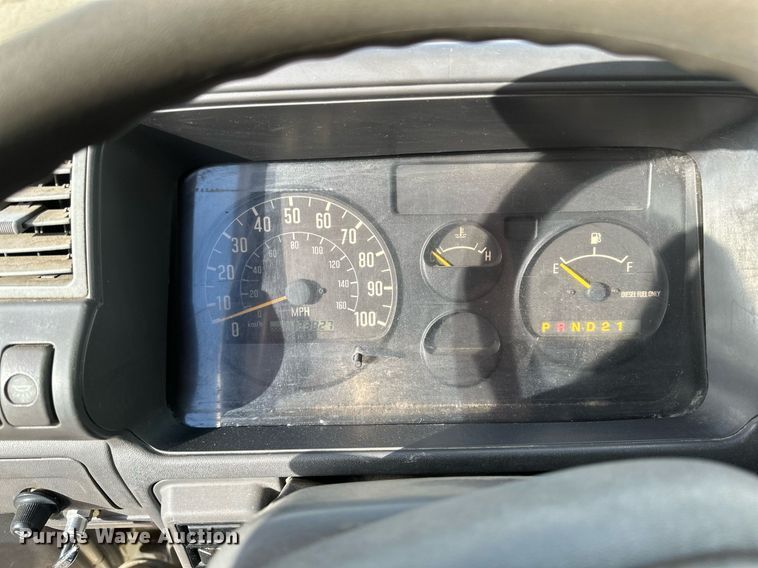 image for item DV0622 1999 Isuzu NPR HD refuse truck