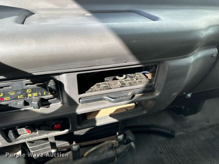 image for item DV0622 1999 Isuzu NPR HD refuse truck