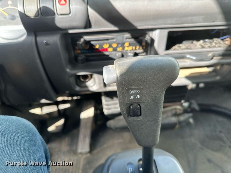 image for item DV0622 1999 Isuzu NPR HD refuse truck