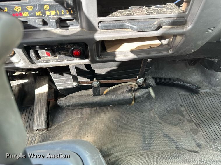 image for item DV0622 1999 Isuzu NPR HD refuse truck