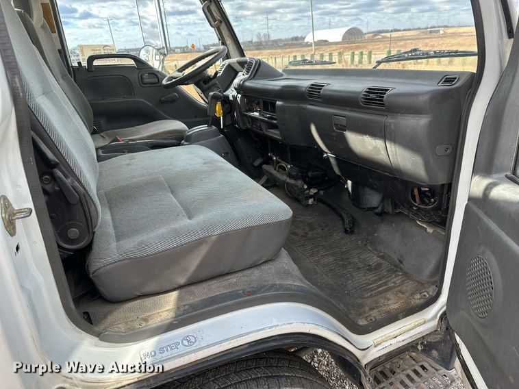 image for item DV0622 1999 Isuzu NPR HD refuse truck