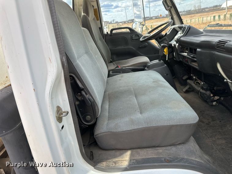 image for item DV0622 1999 Isuzu NPR HD refuse truck