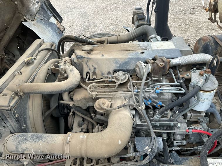 image for item DV0622 1999 Isuzu NPR HD refuse truck