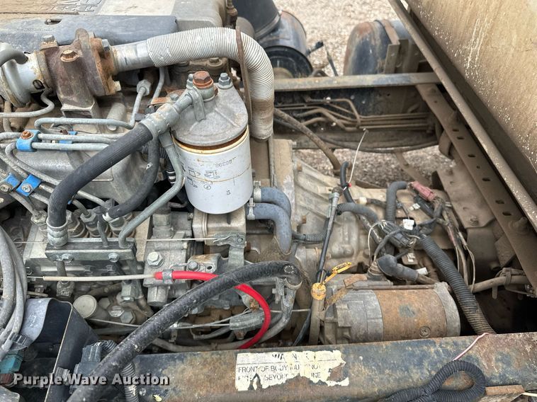 image for item DV0622 1999 Isuzu NPR HD refuse truck