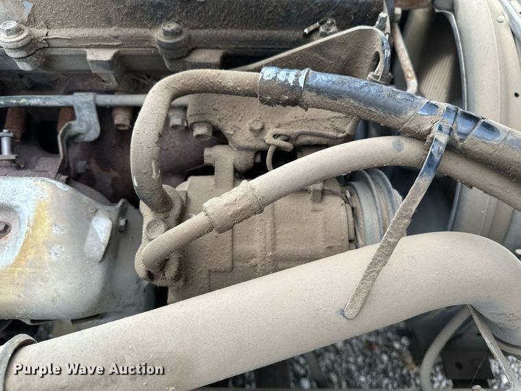 image for item DV0622 1999 Isuzu NPR HD refuse truck