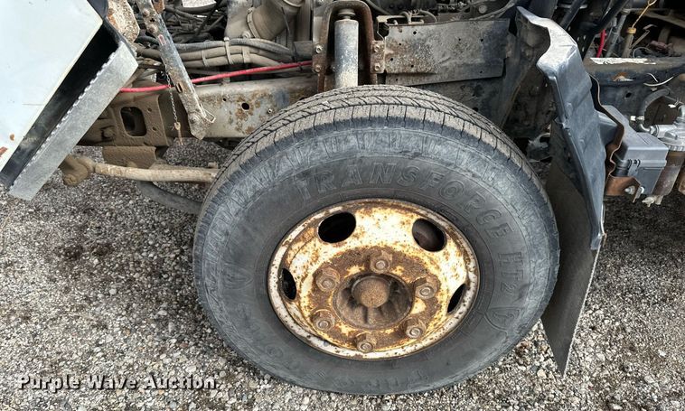 image for item DV0622 1999 Isuzu NPR HD refuse truck