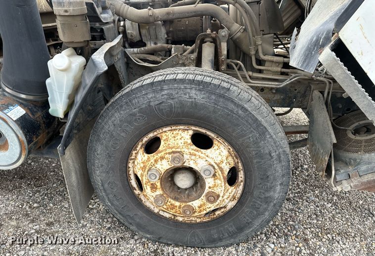 image for item DV0622 1999 Isuzu NPR HD refuse truck