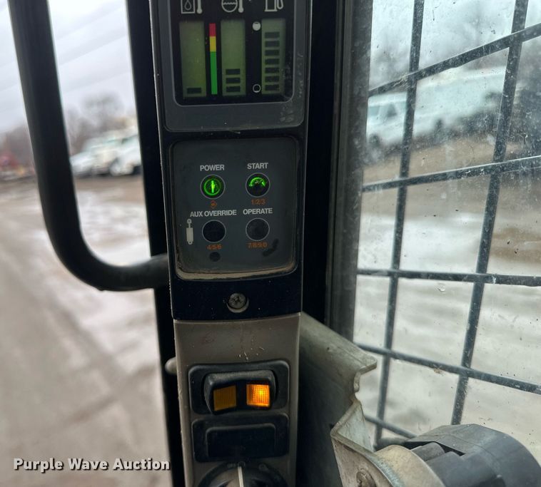 image for item DV0627 2014 Case TV380 tracked skid steer loader