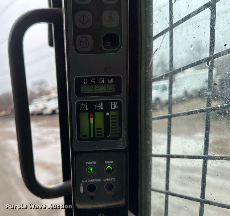 image for item DV0627 2014 Case TV380 tracked skid steer loader