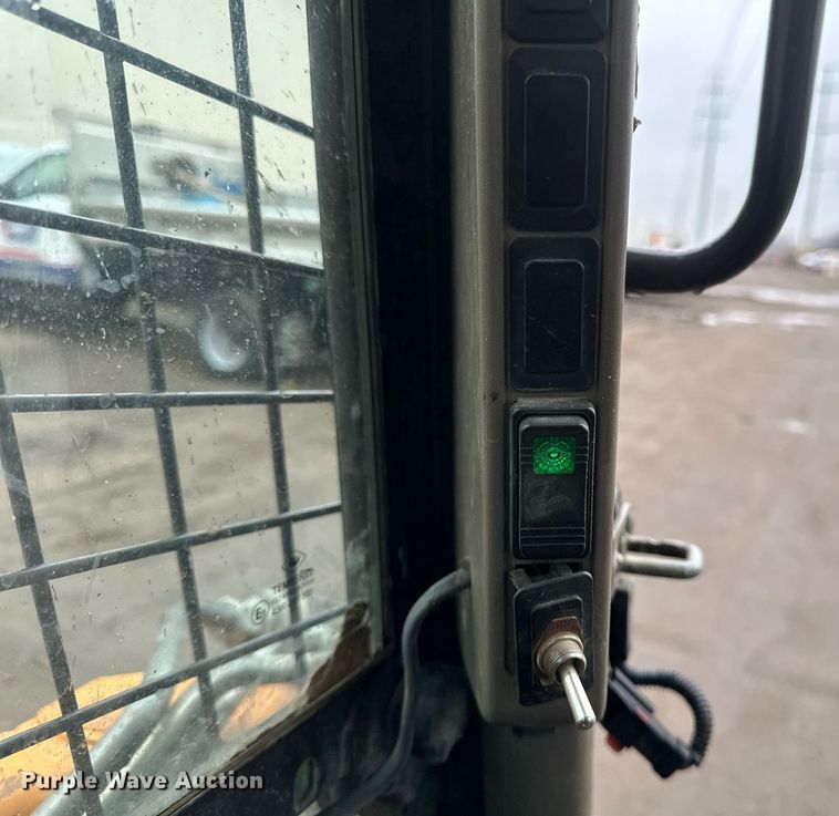 image for item DV0627 2014 Case TV380 tracked skid steer loader