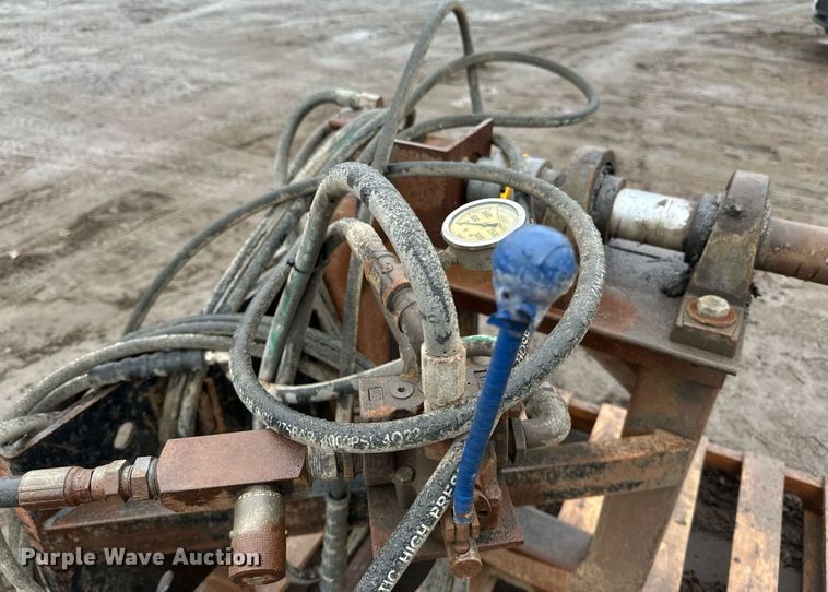 image for item DV0634 Skid steer hydraulic puller