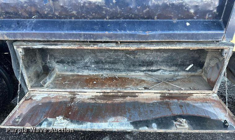 image for item DV0640 2003 Chevrolet  C4500 dump truck