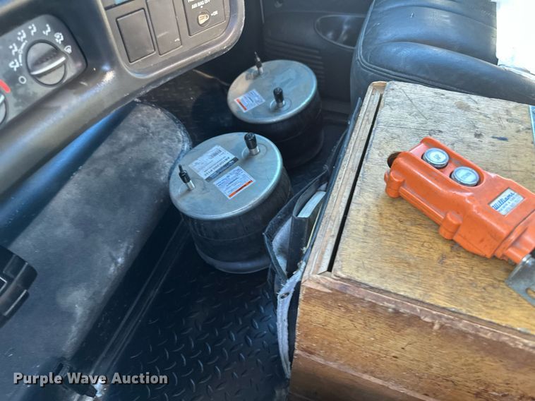 image for item DV0640 2003 Chevrolet  C4500 dump truck