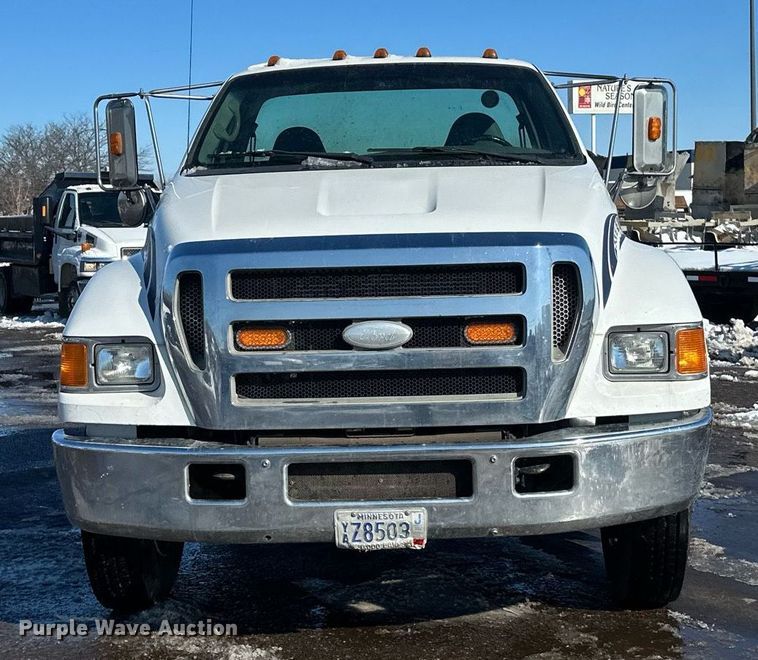 image for item DV0641 2007 Ford  F650 Super Duty truck cab and chassis