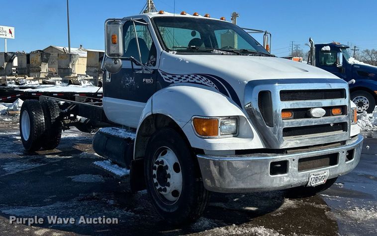 image for item DV0641 2007 Ford  F650 Super Duty truck cab and chassis