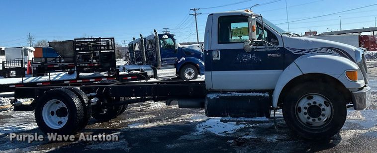 image for item DV0641 2007 Ford  F650 Super Duty truck cab and chassis