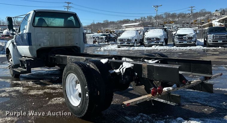 image for item DV0641 2007 Ford  F650 Super Duty truck cab and chassis