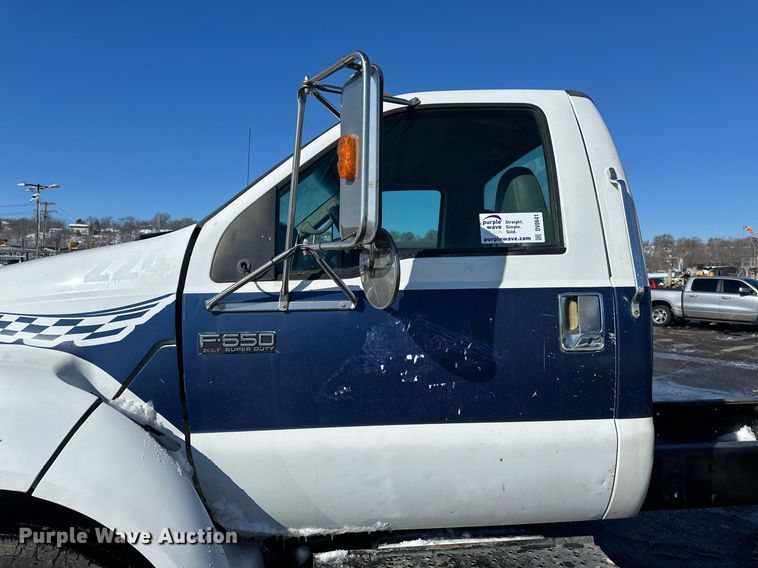 image for item DV0641 2007 Ford  F650 Super Duty truck cab and chassis
