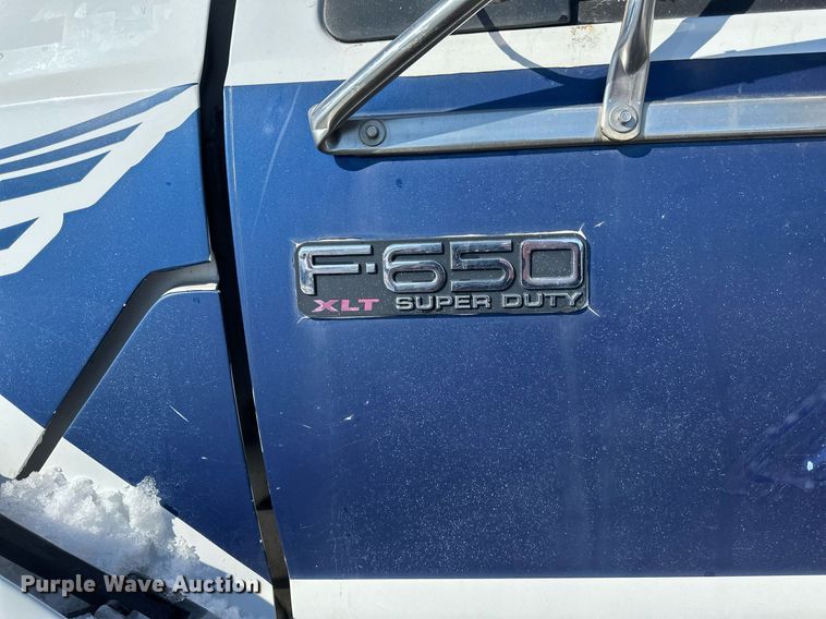 image for item DV0641 2007 Ford  F650 Super Duty truck cab and chassis