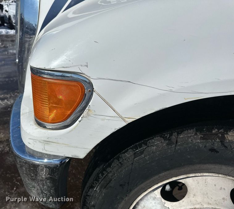 image for item DV0641 2007 Ford  F650 Super Duty truck cab and chassis