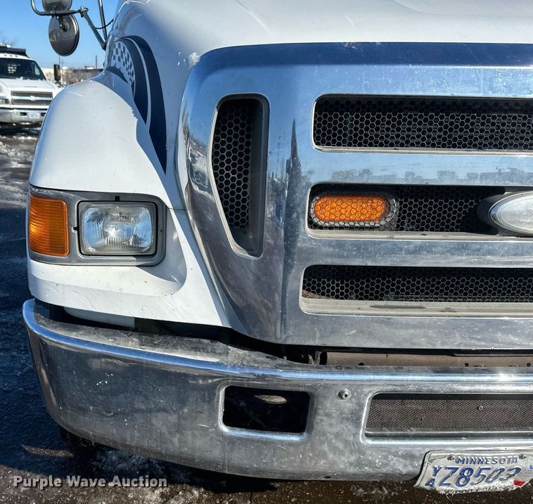 image for item DV0641 2007 Ford  F650 Super Duty truck cab and chassis