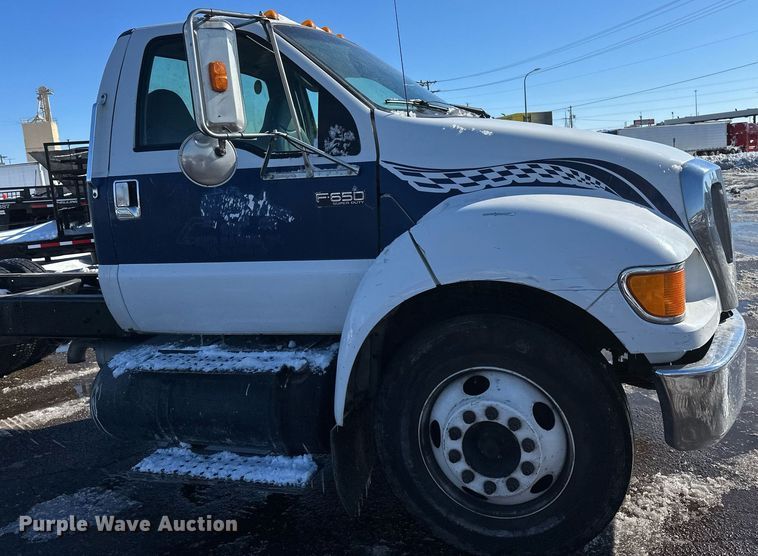 image for item DV0641 2007 Ford  F650 Super Duty truck cab and chassis