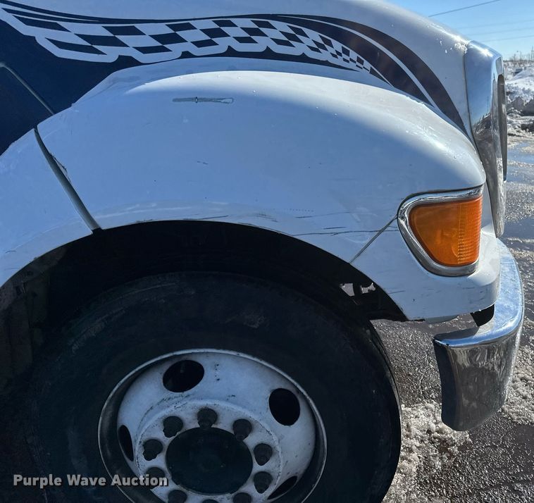 image for item DV0641 2007 Ford  F650 Super Duty truck cab and chassis