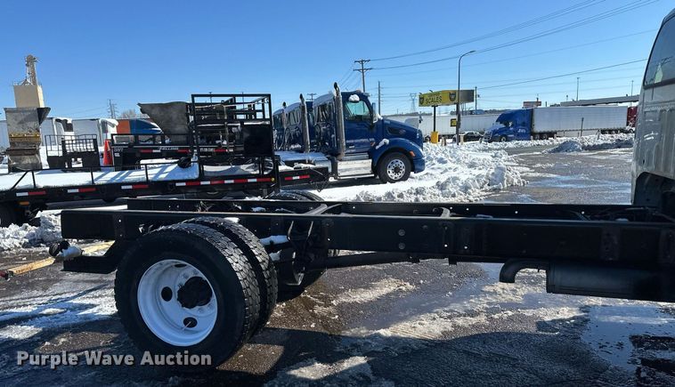 image for item DV0641 2007 Ford  F650 Super Duty truck cab and chassis